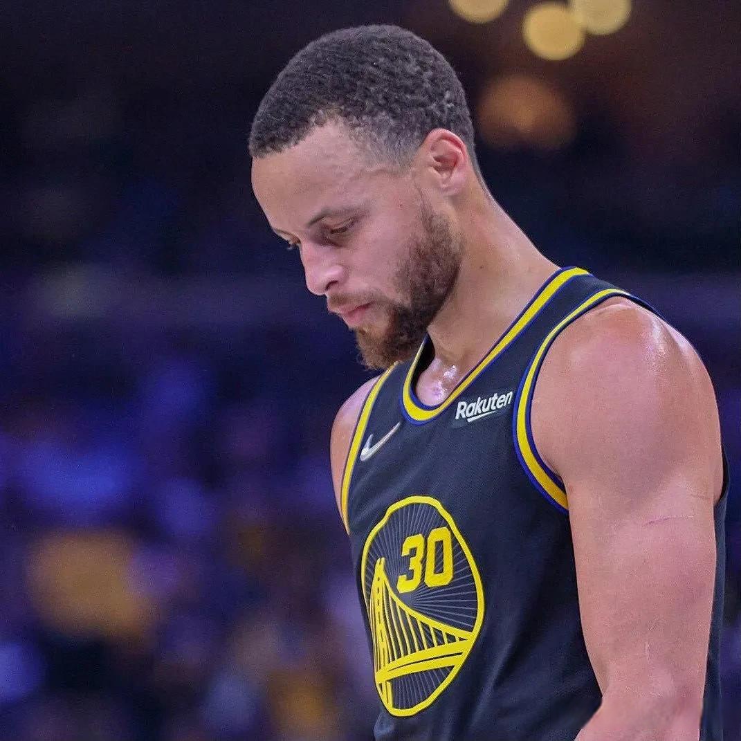 九游体育-从金州勇士赛前强势反弹到今晨埃因霍温调整名单以备国王杯,萨拉赫在瑞士队比赛中高光表现的简单介绍