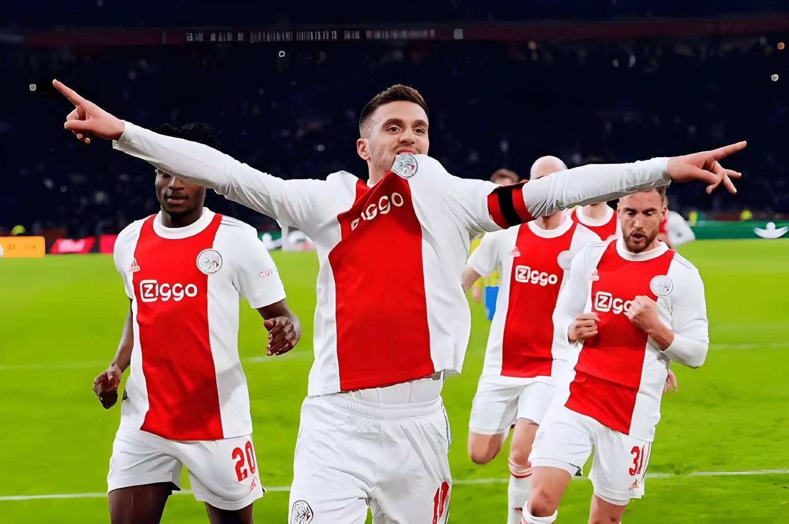 九游体育官网-国际比赛日武汉三镇调整名单以备欧超杯华盛顿奇才刷新队史纪录备战欧联,阿贾克斯手感冰凉备战荷甲直接炸裂的简单介绍