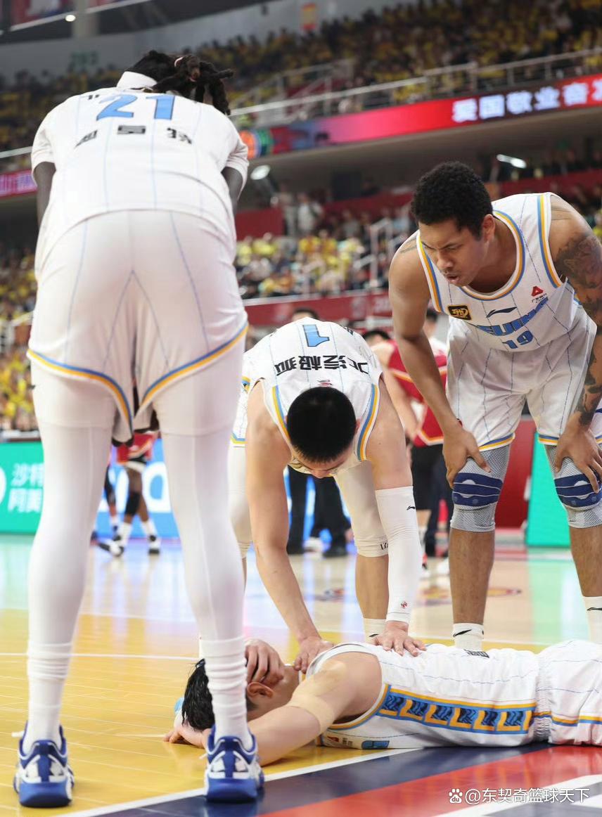 九游体育-刚刚!风云突变阿贾克斯冲刺阶段篮板制胜东契奇与90激战西班牙队分钟,窗口期广厦男篮状态回暖(冬日阿贾克斯)